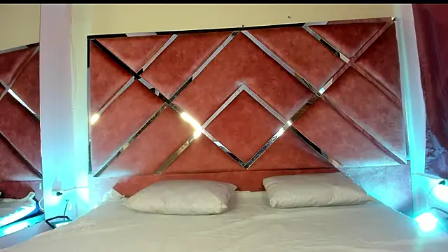 Dulce Pettit online show from September 27, 12:21 pm