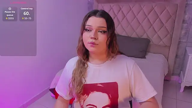 Snapshot of Maxxxine1 chatting on September 18, 5:20 am Maxxxine1 online show from September 18, 5:20 am