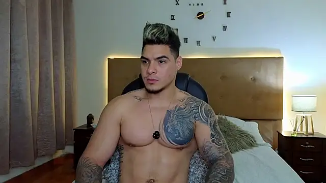 Steven Velez online show from October 9, 11:58 pm