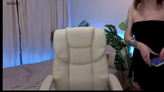 TinaMelt online show from September 23, 5:27 pm