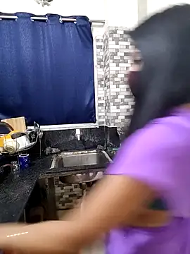 Snapshot of priya_26 chatting on November 11, 8:25 am priya 26 online show from November 11, 8:25 am