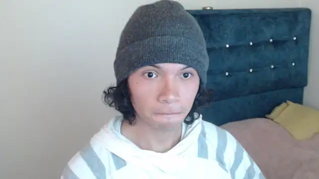 Snapshot of Xoxo_Smiles chatting on September 15, 8:31 pm Xoxo Smiles online show from September 15, 8:31 pm