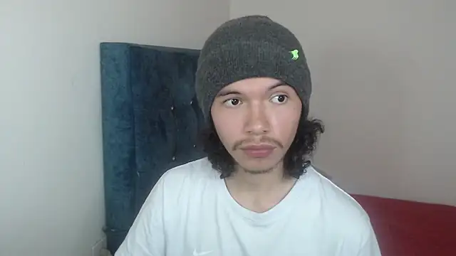 Snapshot of Xoxo_Smiles chatting on November 29, 3:59 pm Xoxo Smiles online show from November 29, 3:59 pm