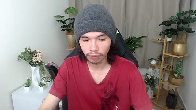 Snapshot of Xoxo_Smiles chatting on December 14, 8:30 am Xoxo Smiles online show from December 14, 8:30 am