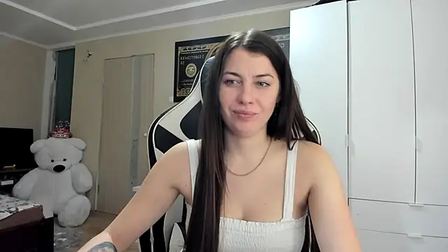 EmiLovsi online show from October 13, 7:36 pm