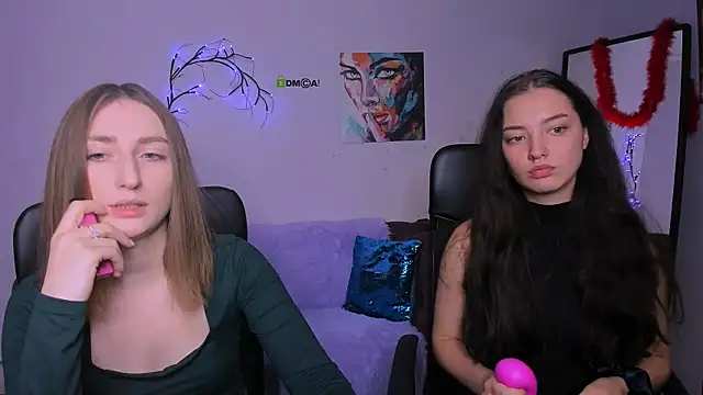 eva smiith  online show from November 18, 7:24 am