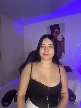 Snapshot of chloekitty69 chatting on October 24, 11:28 am chloekitty69 online show from October 24, 11:28 am