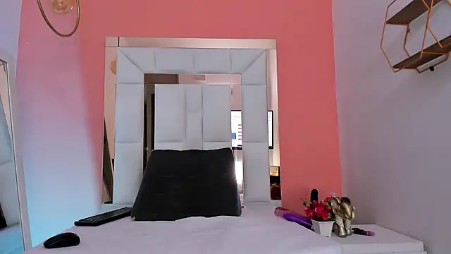 Horny ebonys online show from October 9, 7:56 pm