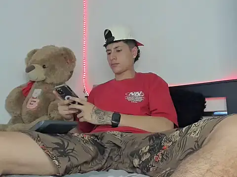 Mateo Escobar online show from November 8, 4:45 am