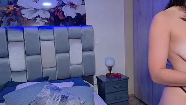 saramikaelson online show from September 12, 10:54 pm