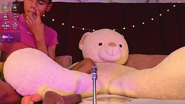 Snapshot of PrincePoppy chatting on November 22, 11:04 pm PrincePoppy online show from November 22, 11:04 pm