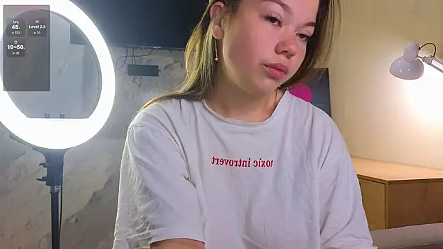 Snapshot of miss_bubbles_ chatting on October 5, 12:20 am miss bubbles online show from October 5, 12:20 am