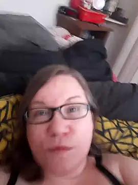 Snapshot of AnniDiMoni chatting on November 14, 5:28 am AnniDiMoni online show from November 14, 5:28 am