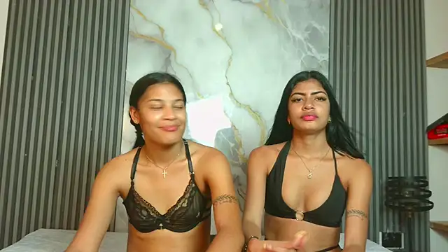 Snapshot of TifanyandLisa chatting on November 6, 7:26 pm TifanyandLisa online show from November 6, 7:26 pm