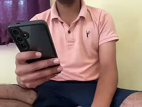 Snapshot of project085 chatting on September 27, 7:24 am project085 online show from September 27, 7:24 am