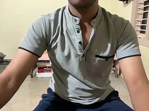 Snapshot of project085 chatting on October 25, 2:35 pm project085 online show from October 25, 2:35 pm