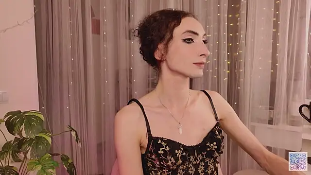 Queen of tease online show from October 13, 4:51 pm