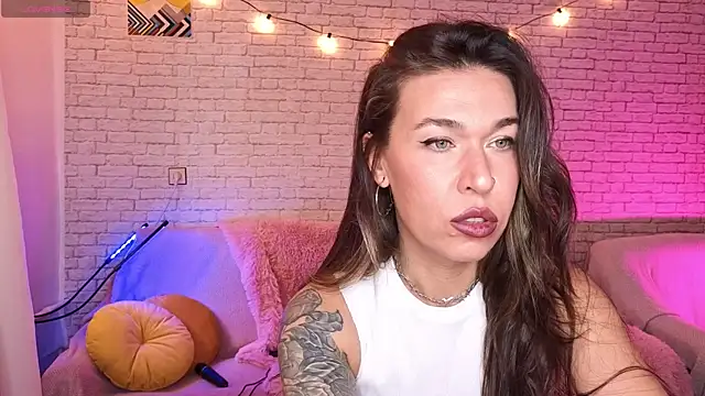 ReginaFoXXXy online show from October 20, 9:10 am