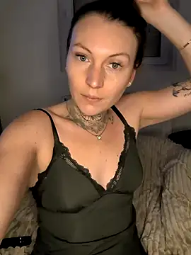 Snapshot of monsieuretmada1 chatting on November 1, 7:32 am monsieuretmada1 online show from November 1, 7:32 am