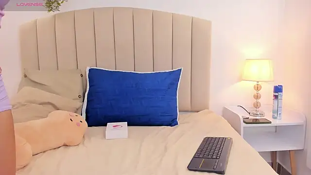 Rachel Donnelly online show from November 7, 4:34 am