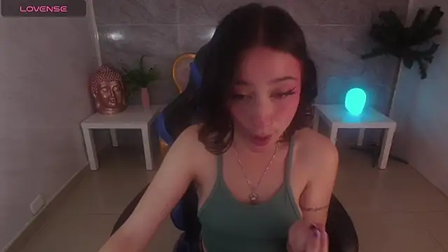 Snapshot of venuss09_s chatting on September 28, 1:49 pm venuss09 s online show from September 28, 1:49 pm