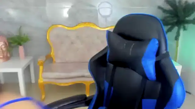 Snapshot of venuss09_s chatting on October 29, 1:35 pm venuss09 s online show from October 29, 1:35 pm