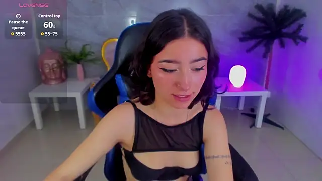 Snapshot of venuss09_s chatting on November 13, 3:00 pm venuss09 s online show from November 13, 3:00 pm