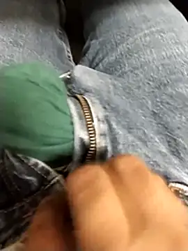 Snapshot of Ajayy01 chatting on November 17, 4:13 pm Ajayy01 online show from November 17, 4:13 pm