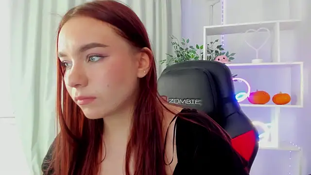 Snapshot of NoraHaynes chatting on October 21, 3:07 am NoraHaynes online show from October 21, 3:07 am