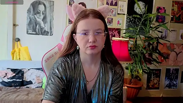 Sienna-Cow online show from September 24, 11:02 am