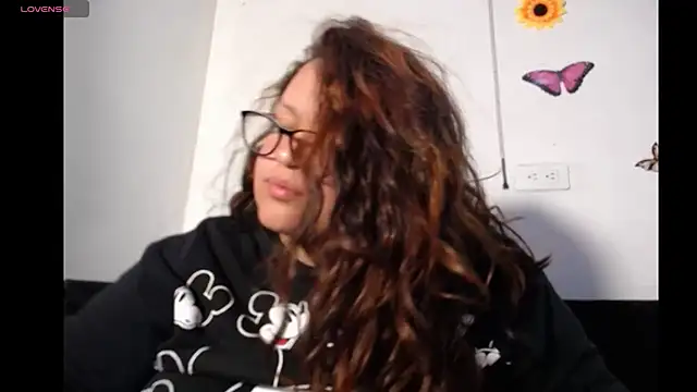 Snapshot of Julieta_Big chatting on October 4, 4:43 am Julieta Big online show from October 4, 4:43 am