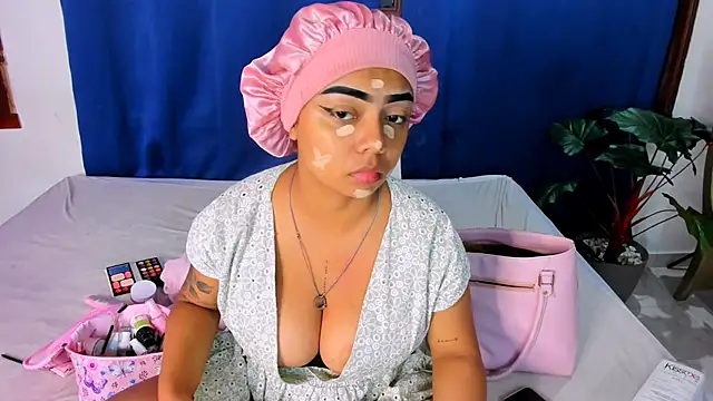 nahomy ryans online show from September 28, 8:31 am