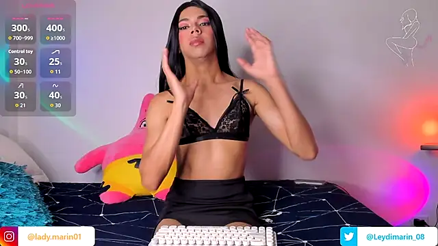 Snapshot of beauty_doll1 chatting on November 28, 10:51 am beauty doll1 online show from November 28, 10:51 am