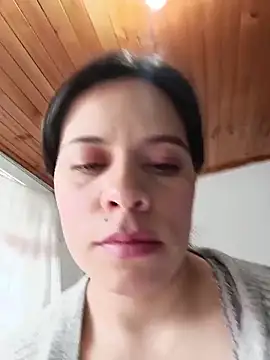 Snapshot of JenniferLegs chatting on December 17, 7:53 pm JenniferLegs online show from December 17, 7:53 pm