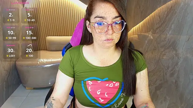 Snapshot of mariehw_r chatting on October 12, 12:48 pm mariehw r online show from October 12, 12:48 pm