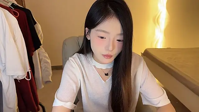 Robin-o3 online show from October 15, 6:08 pm