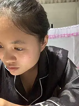 NhuFox online show from September 12, 1:33 pm