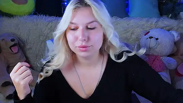 ChloeRicc online show from September 12, 9:42 am