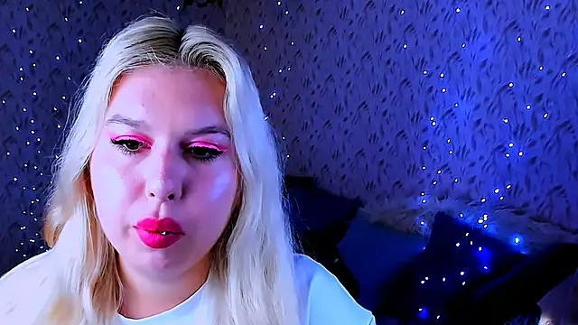 ChloeRicc online show from October 7, 8:22 am