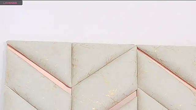 Snapshot of AlanaDoll chatting on October 15, 3:01 pm AlanaDoll online show from October 15, 3:01 pm