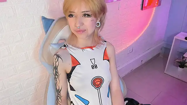 Hannahpage online show from September 18, 11:56 am