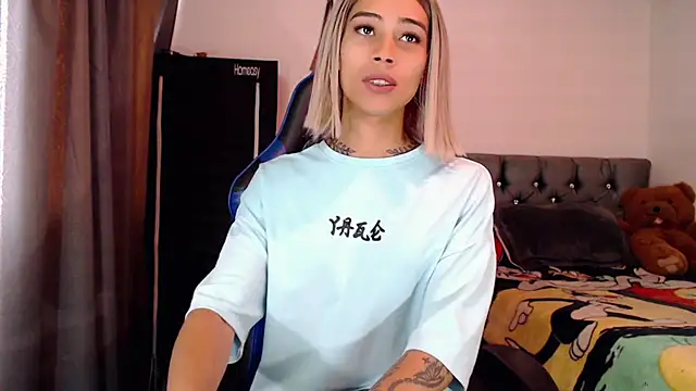 Snapshot of Sweet-Cris chatting on September 29, 3:17 pm Sweet-Cris online show from September 29, 3:17 pm