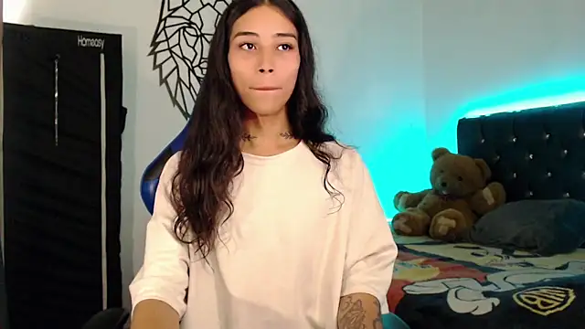 Snapshot of Sweet-Cris chatting on November 6, 5:25 pm Sweet-Cris online show from November 6, 5:25 pm