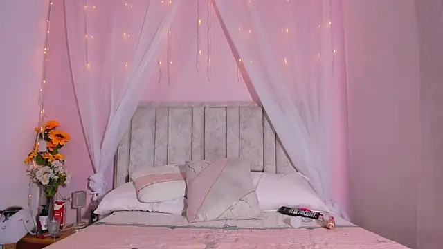 Rachellcooperrr online show from September 13, 10:15 am