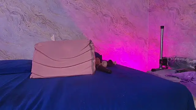 Snapshot of carol_juicyy chatting on October 8, 7:33 pm carol juicyy online show from October 8, 7:33 pm