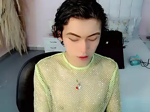 nathalialoes1 online show from October 6, 7:00 pm