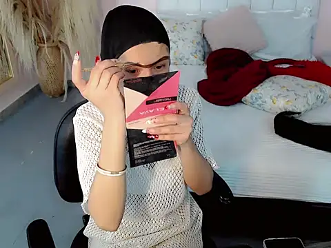 nathalialoes1 online show from October 22, 7:13 pm