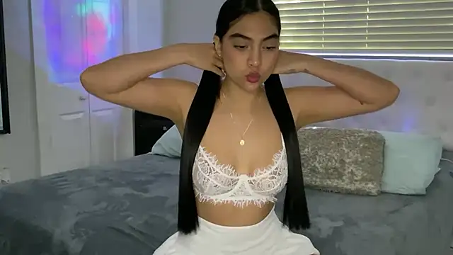  HANNA BARKER online show from October 31, 4:08 pm