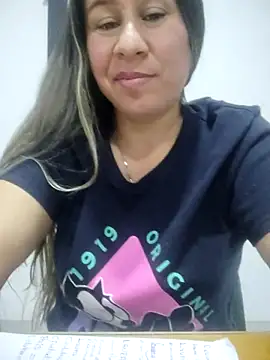 Snapshot of Nala1986 chatting on September 13, 2:22 am Nala1986 online show from September 13, 2:22 am