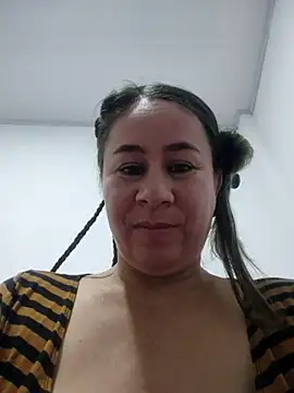 Snapshot of Nala1986 chatting on September 28, 2:28 am Nala1986 online show from September 28, 2:28 am